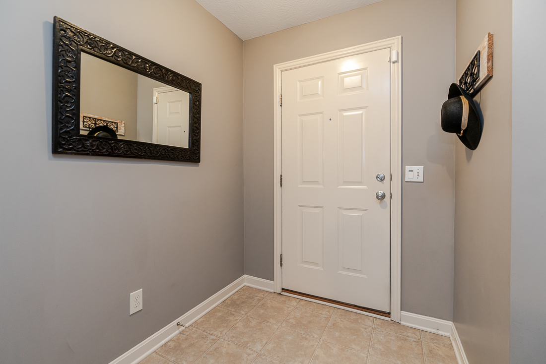 6036 Carlatun Street-29