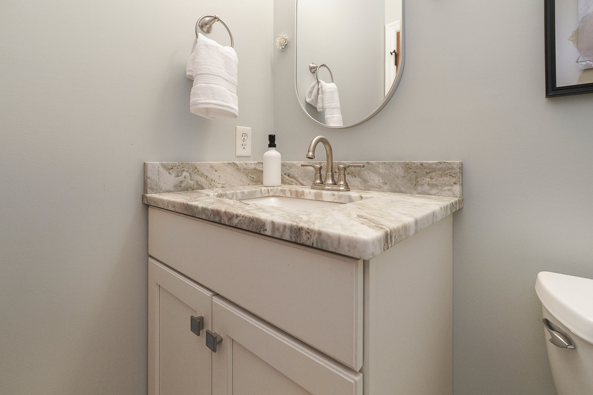 6061 Highland Hills Dr-14