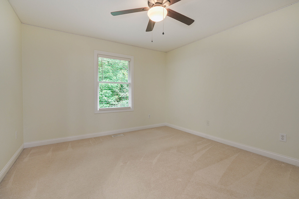 6061 Highland Hills Dr-51