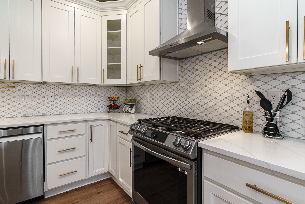 6090 Windcliff Dr-19