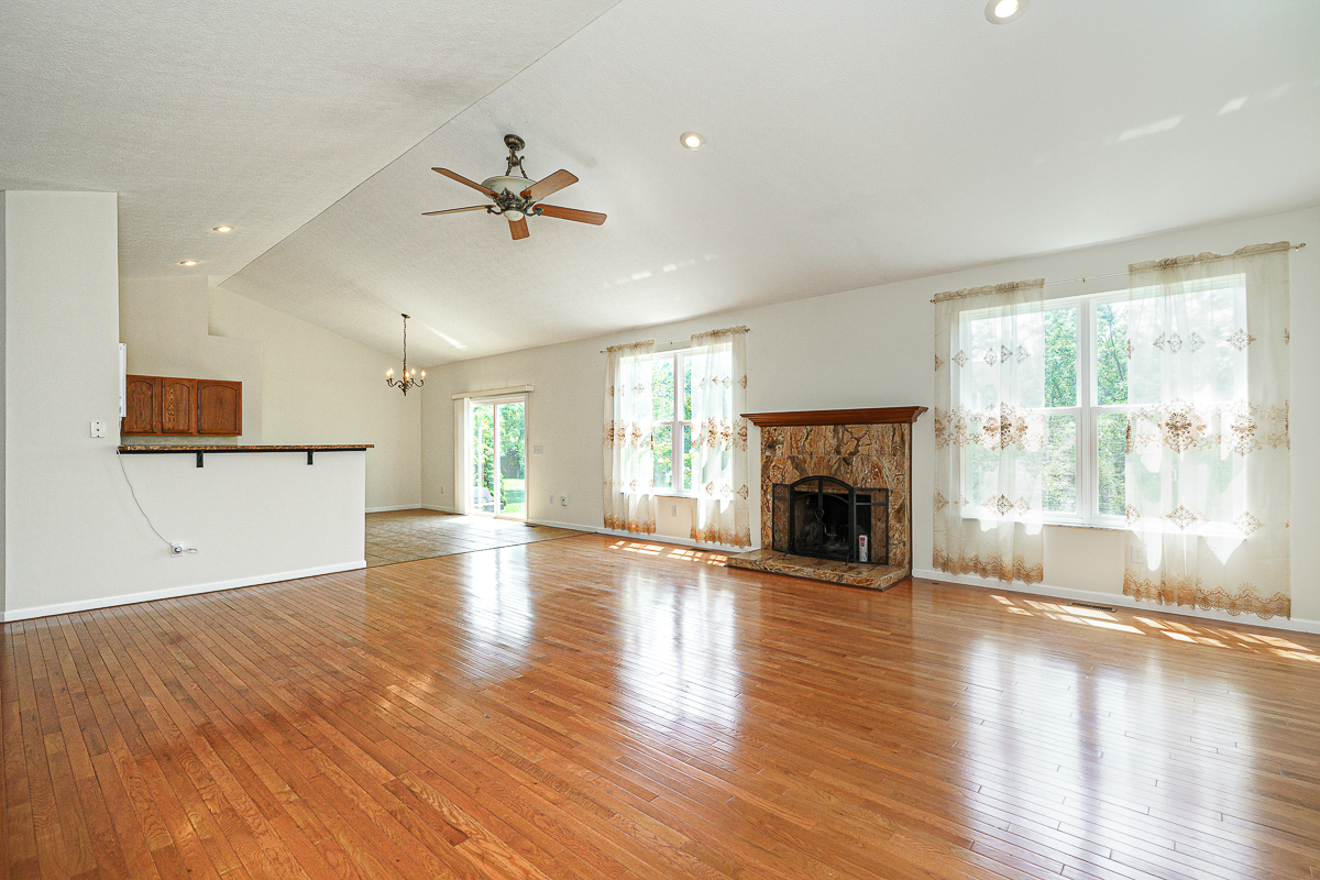 6177 Woodsview Way-25