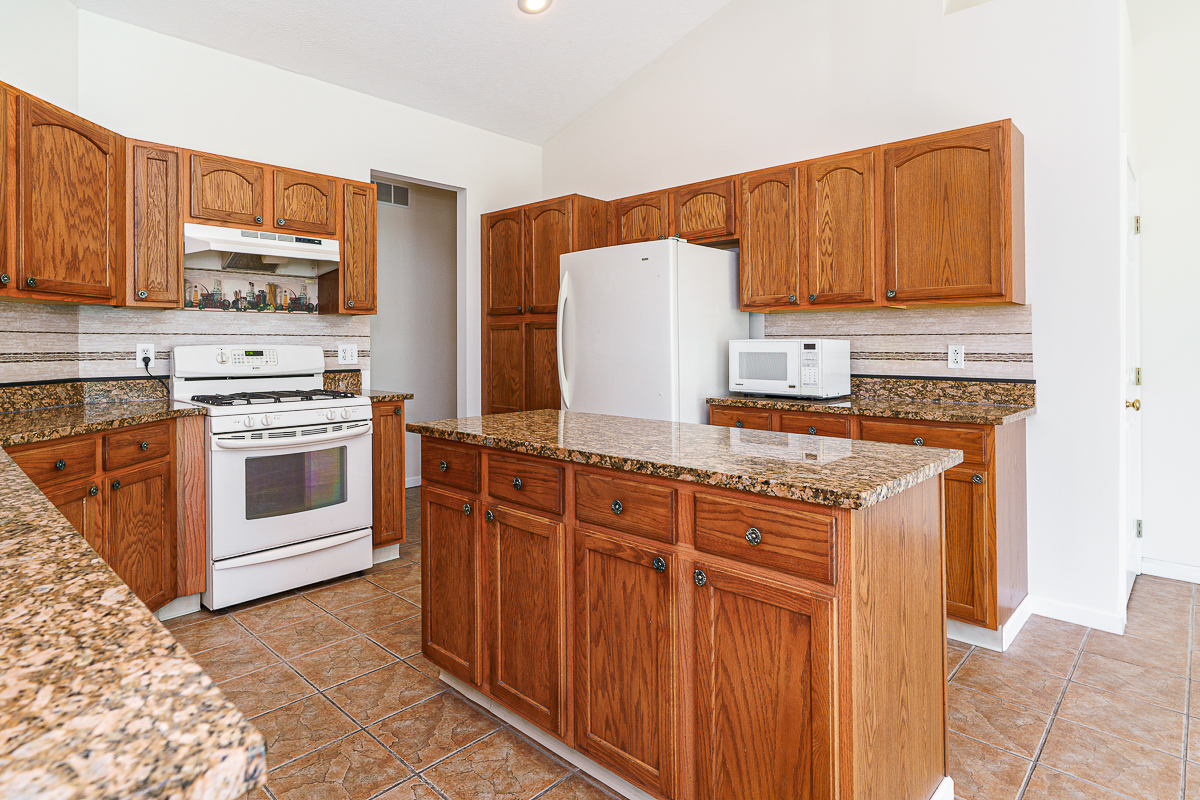 6177 Woodsview Way-32