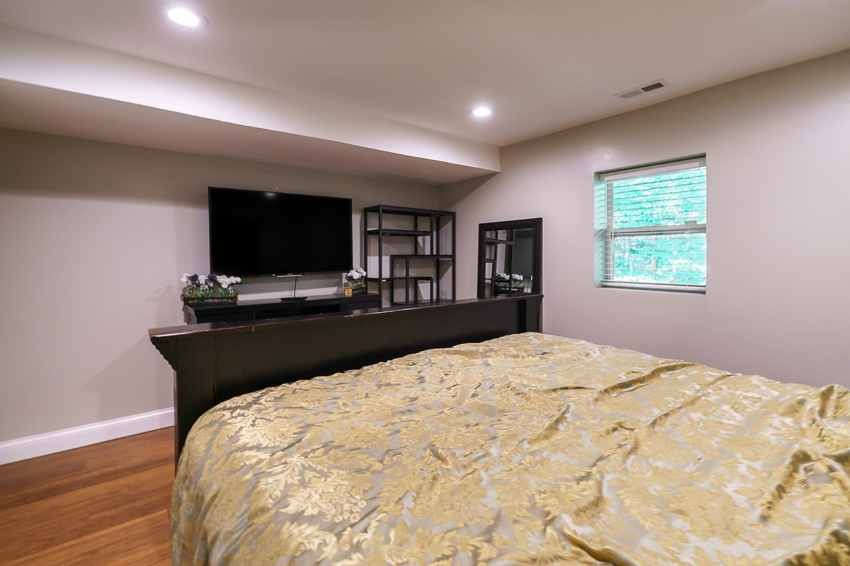 630 Woods Hollow Ln-34