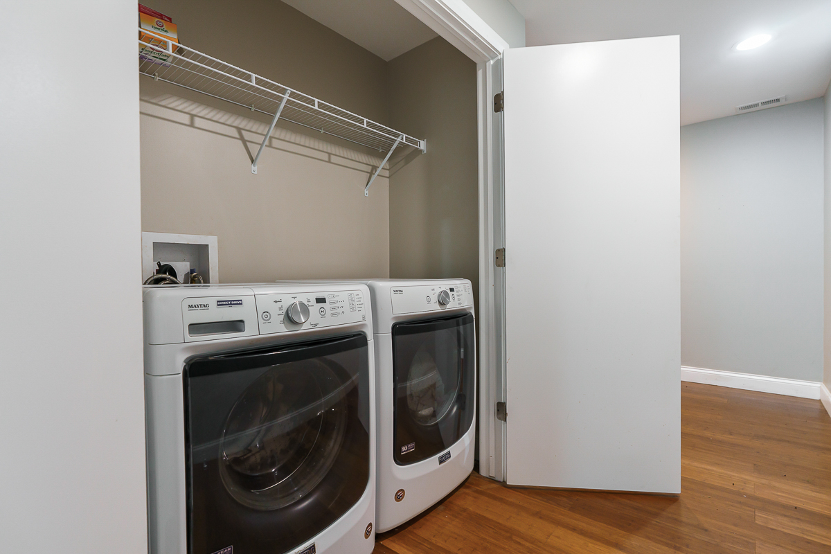 630 Woods Hollow Ln-38