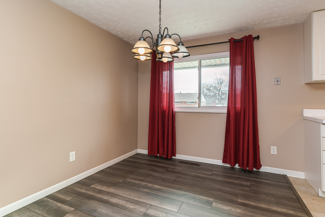 6328 Roselawn Ave-17