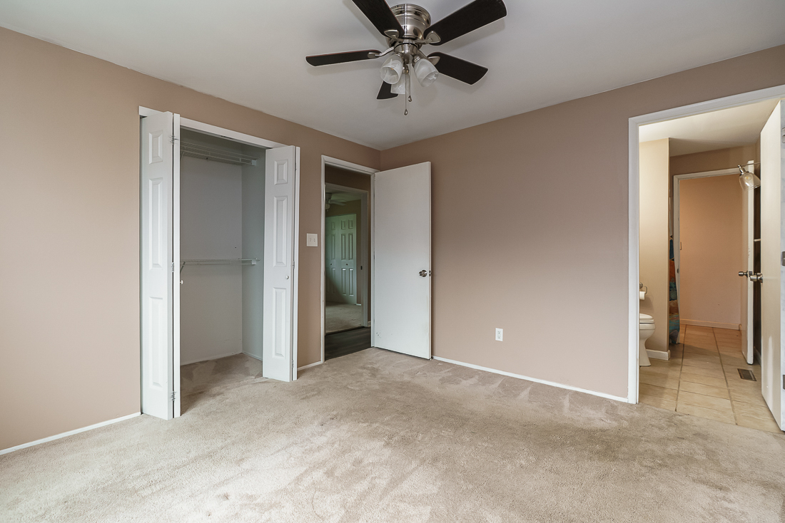 6328 Roselawn Ave-32