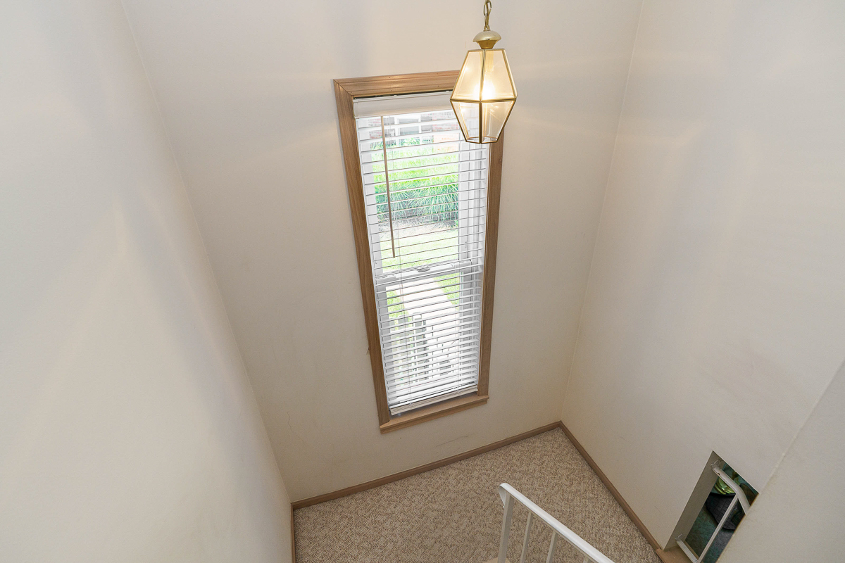 6357 New London Dr-26