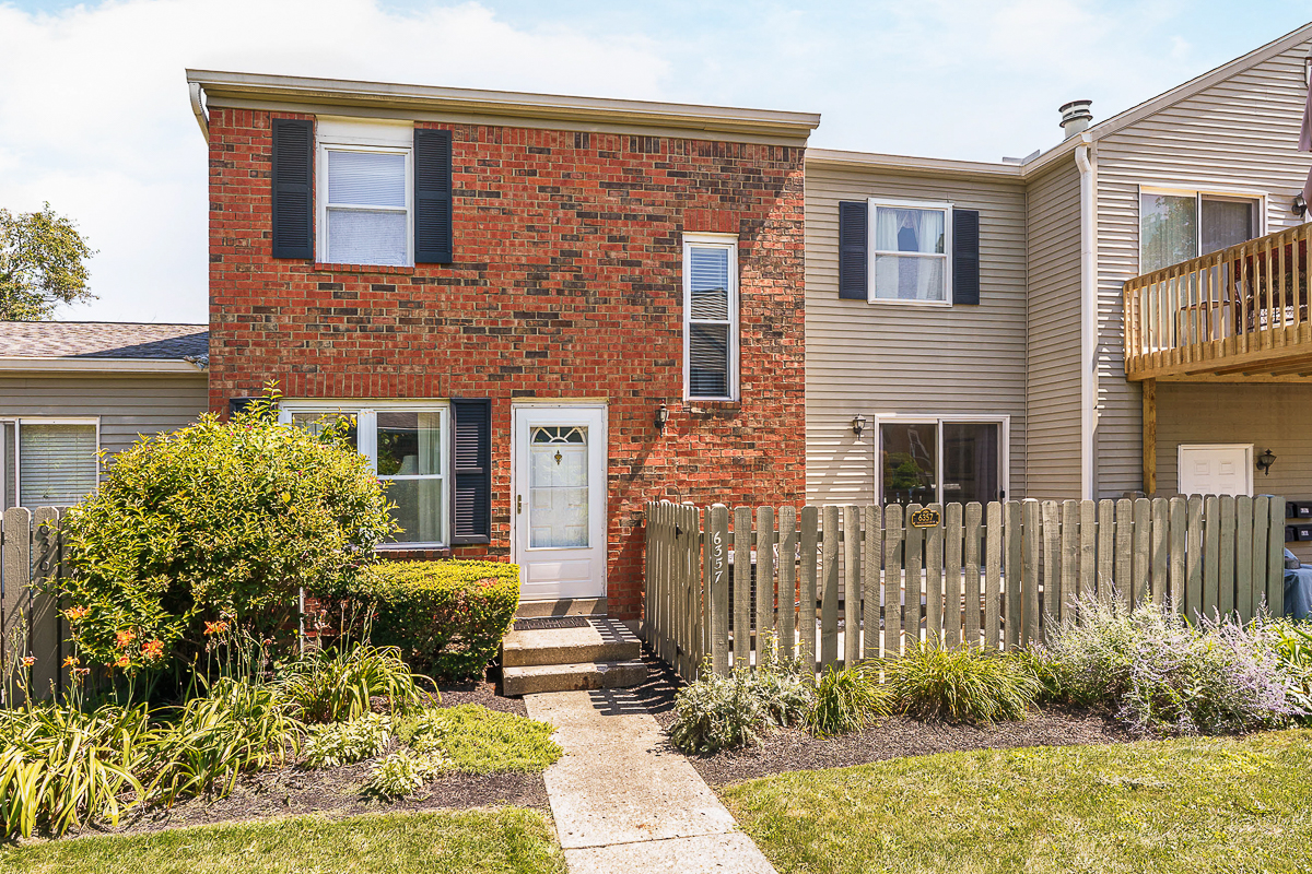 6357 New London Dr-6