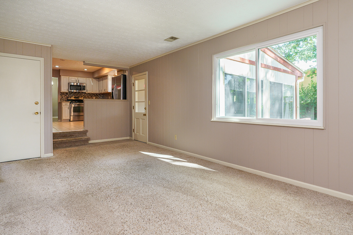 6496 Hearthstone Ave-12