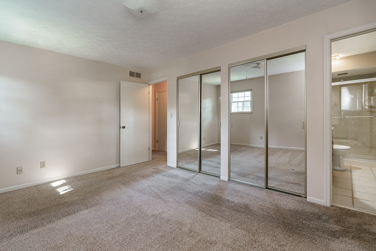 6496 Hearthstone Ave-26