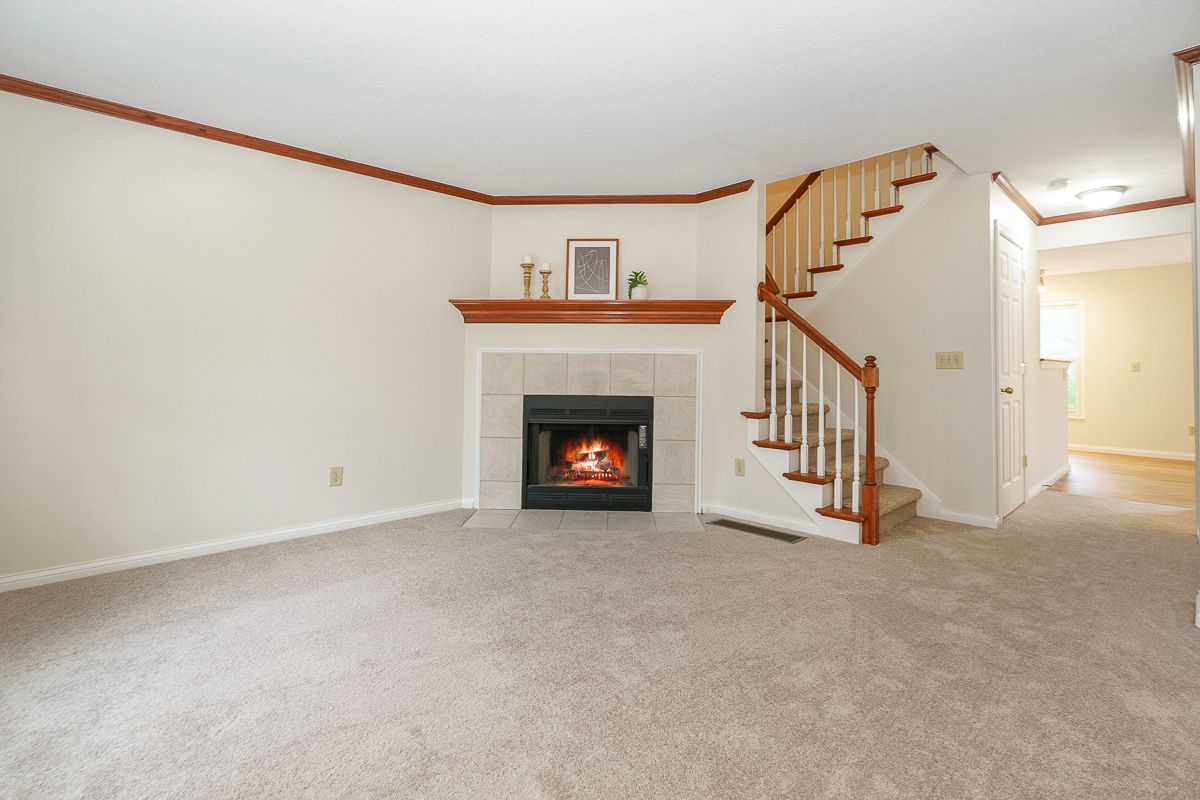 6644 Eastland Ct-17