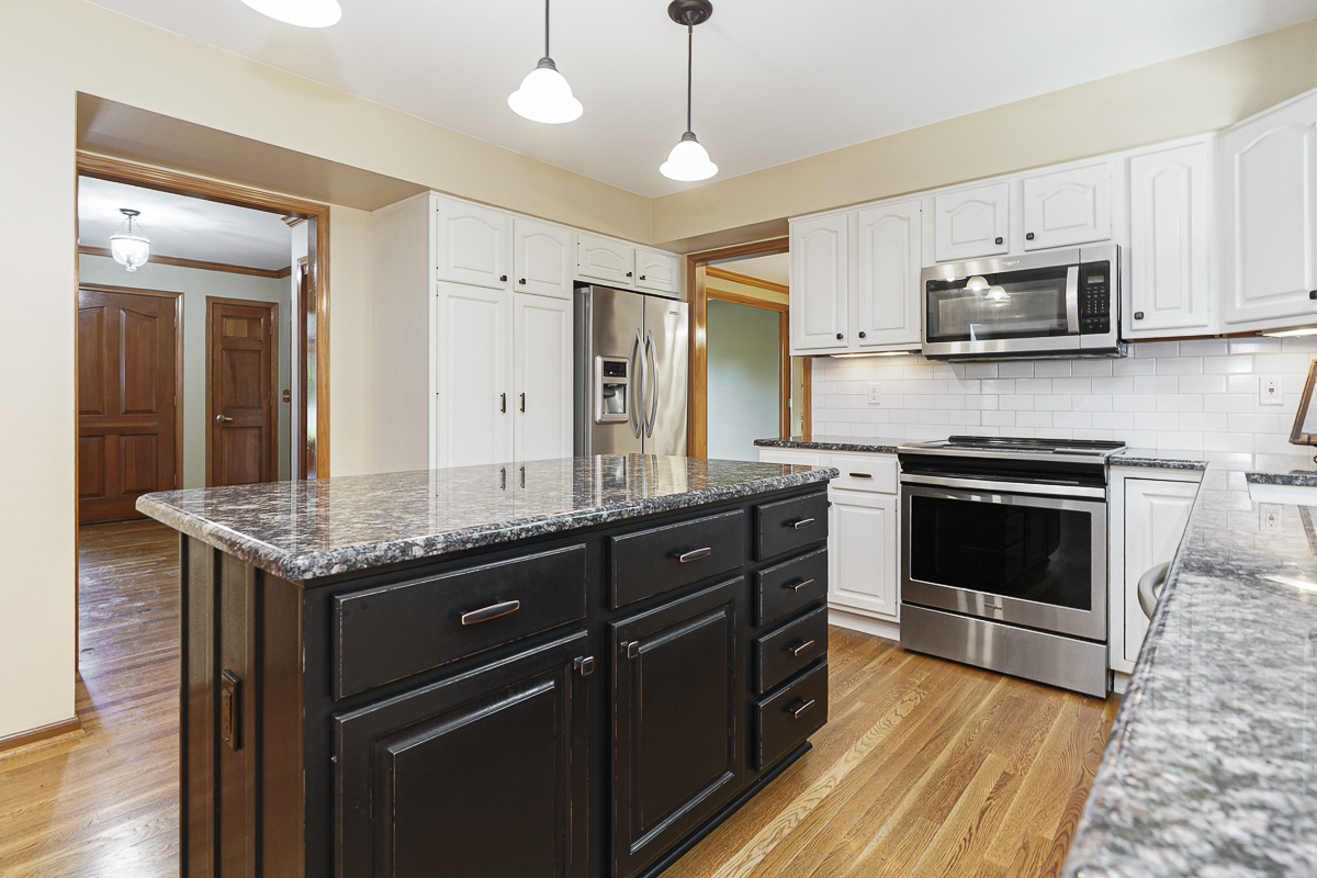 6730 Kensington Way-26