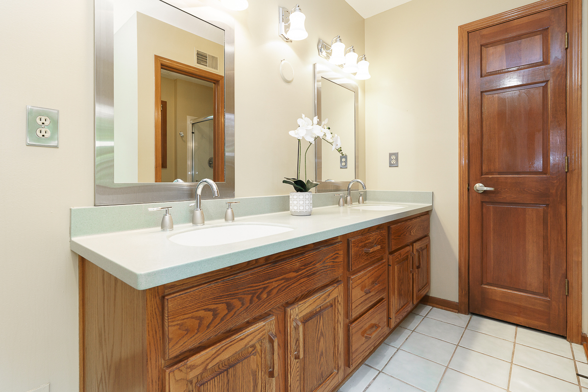 6730 Kensington Way-39