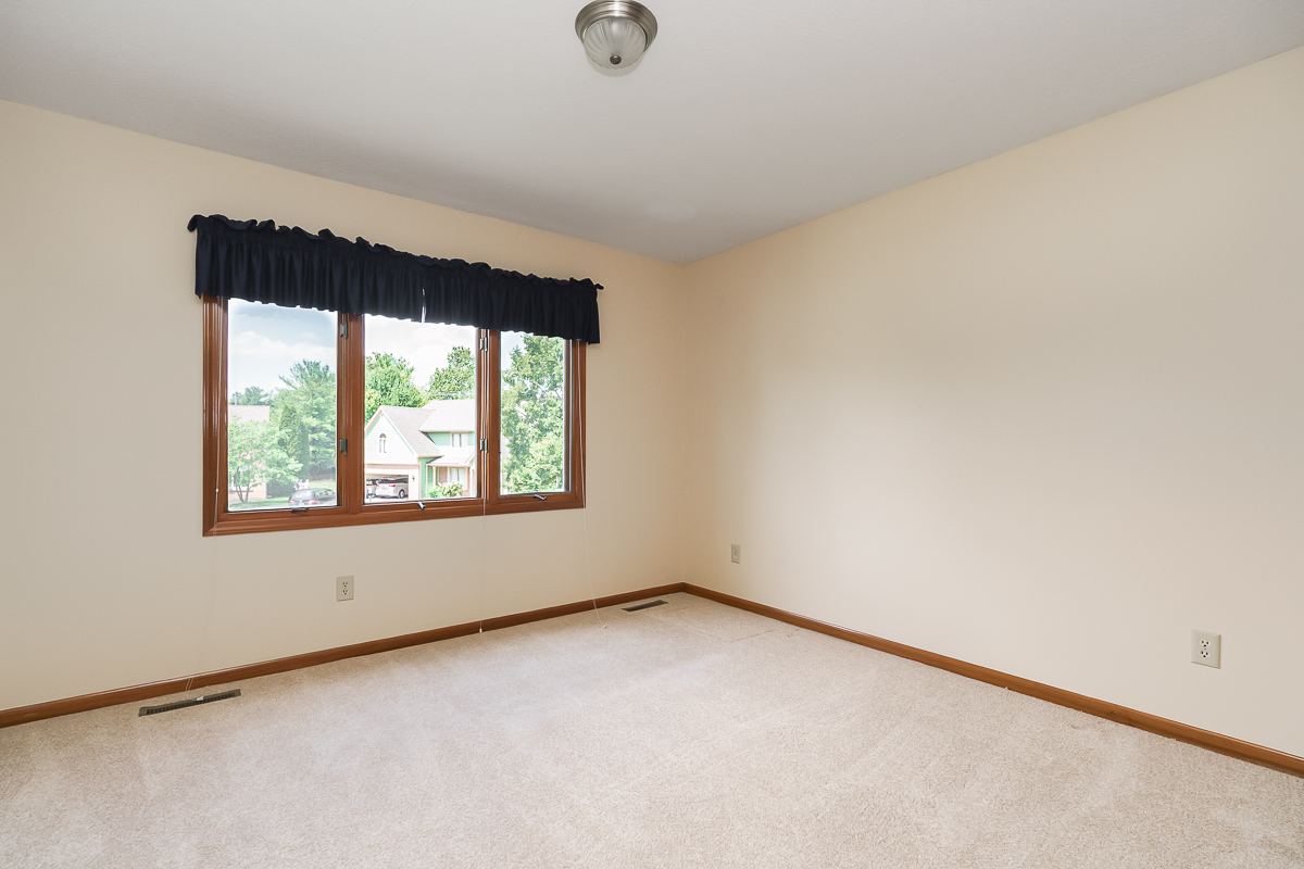 6730 Kensington Way-46