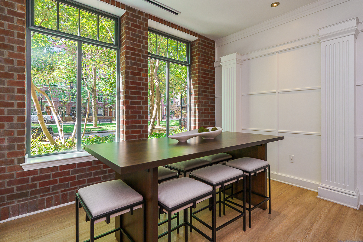 250 Daniel Burnham Sq #707-13