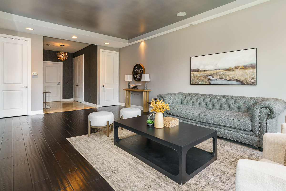 250 Daniel Burnham Sq #707-21