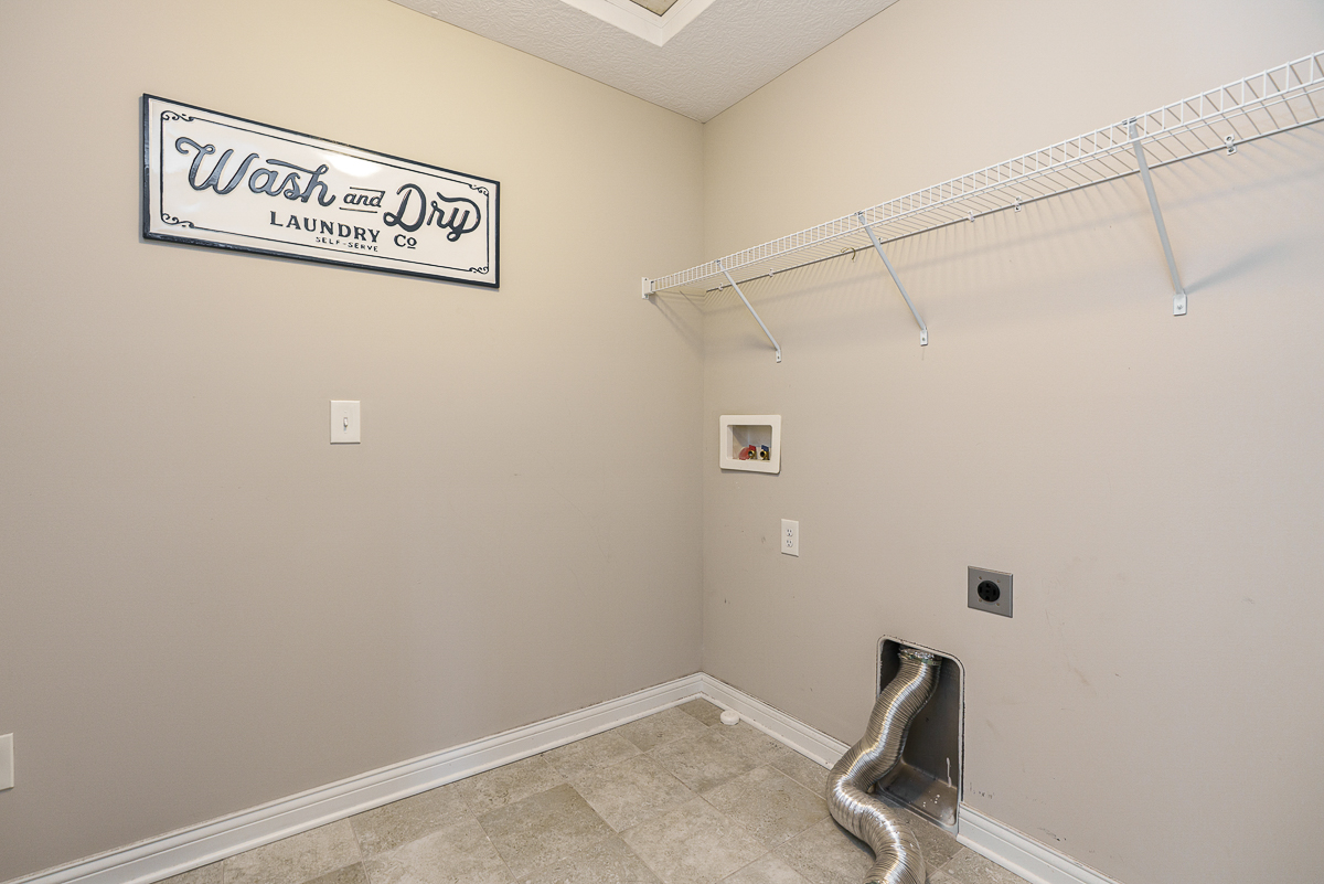 7365 Willowbush Dr-30