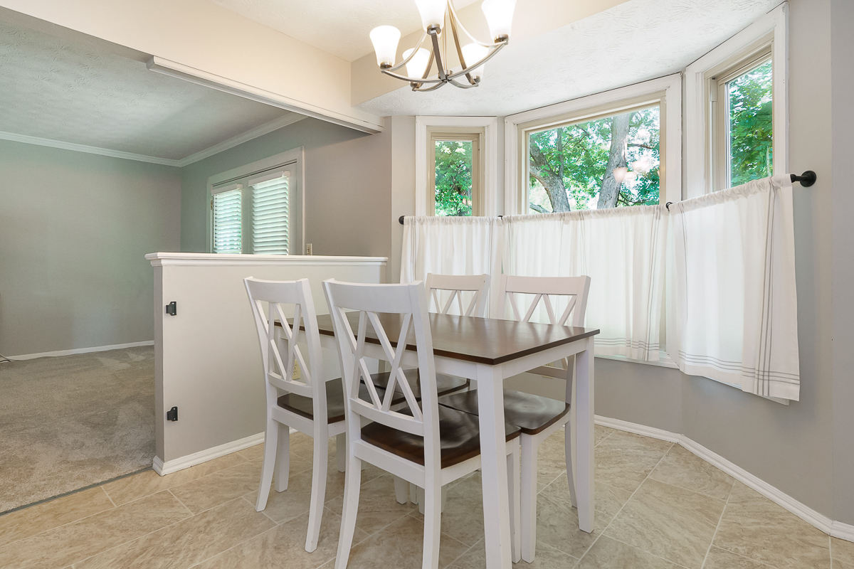 7439 Saunderlane Rd-22