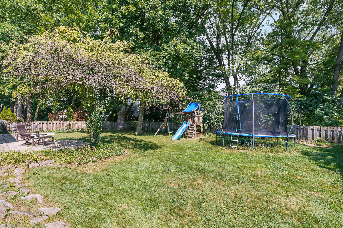 7439 Saunderlane Rd-8