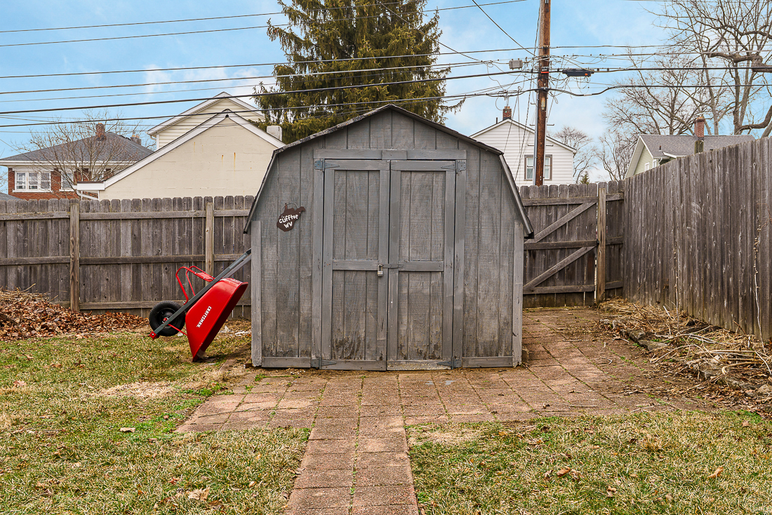 76 e Lakeview Ave-16