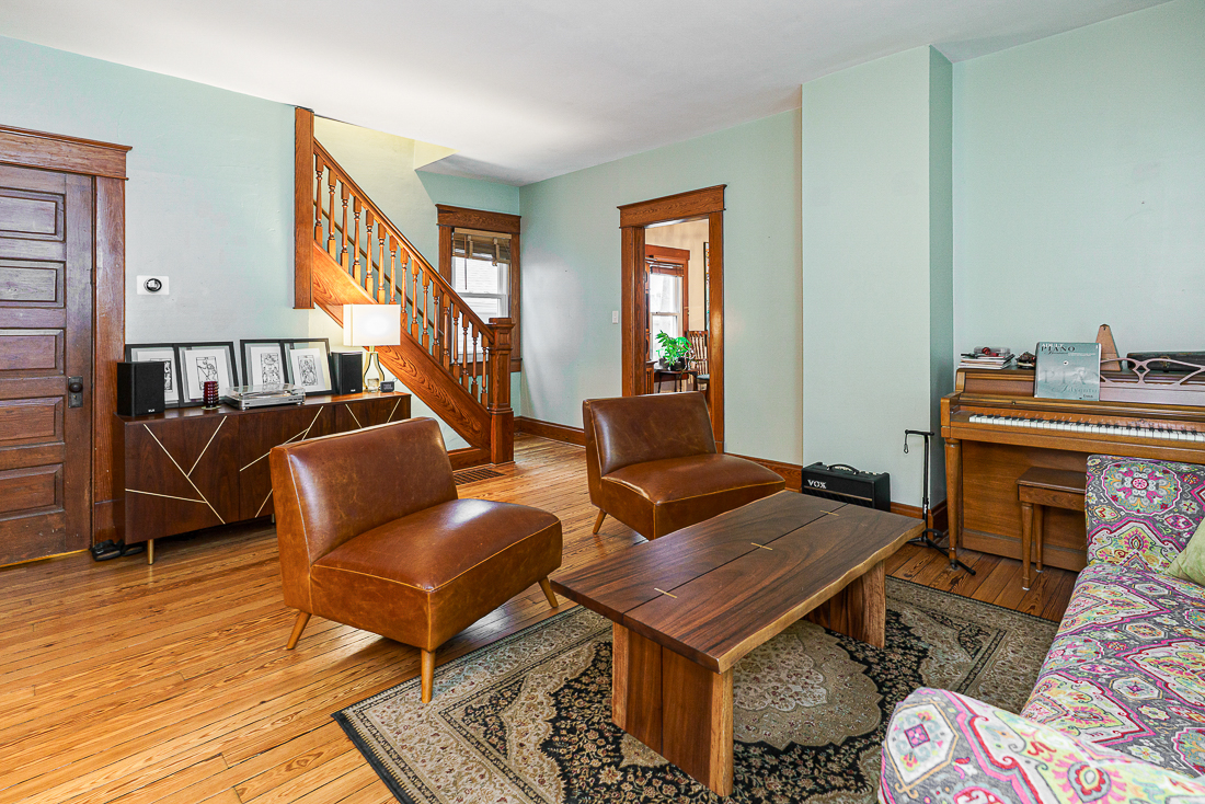 76 e Lakeview Ave-18