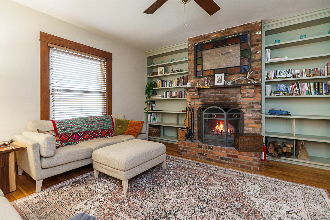 76 e Lakeview Ave-25