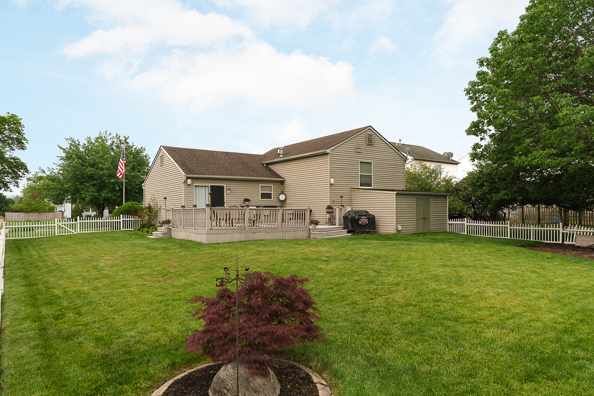 8126 Mandalay Rd-16
