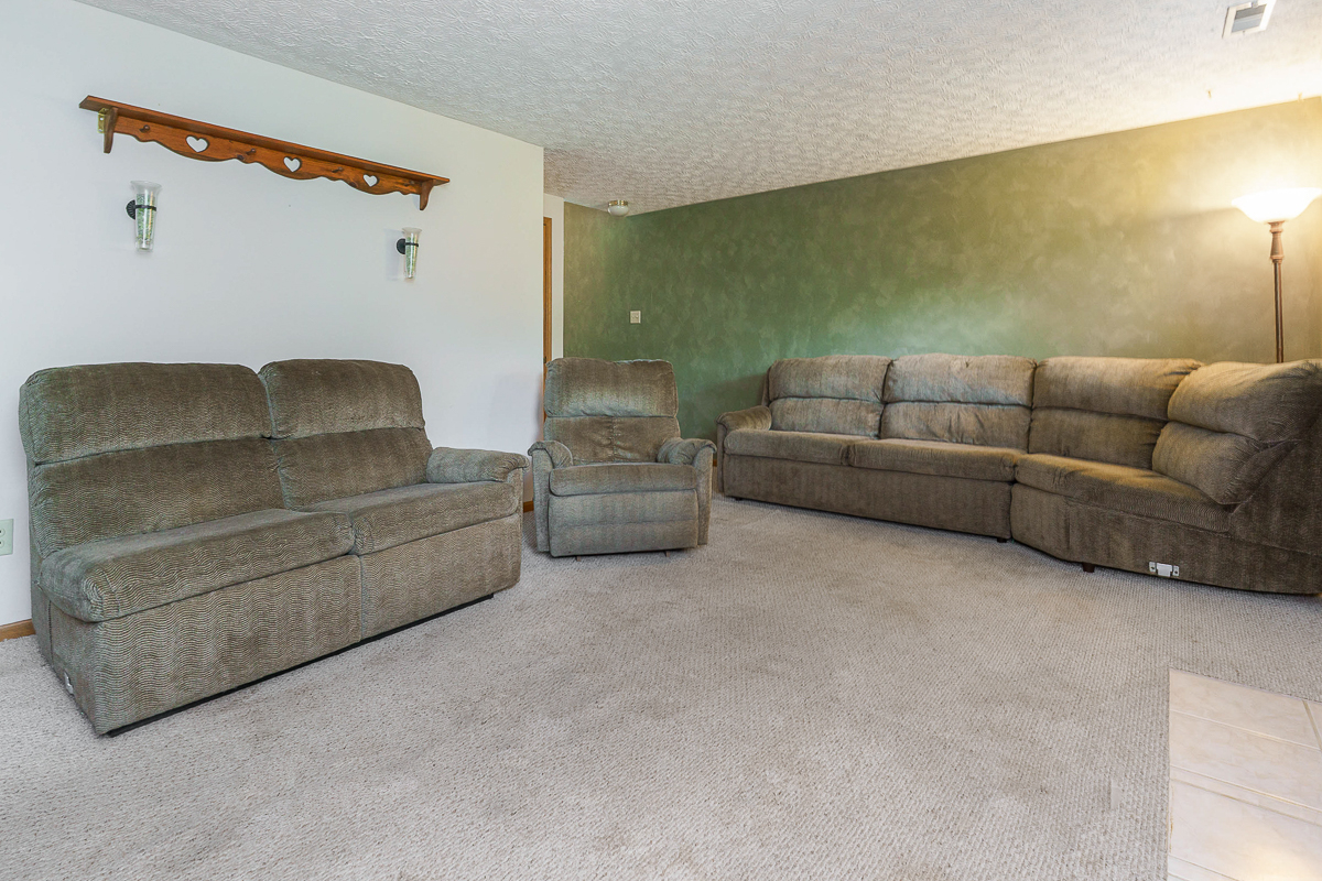 8126 Mandalay Rd-24