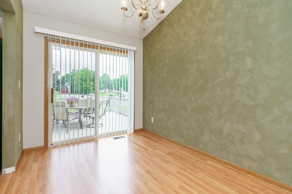 8126 Mandalay Rd-32