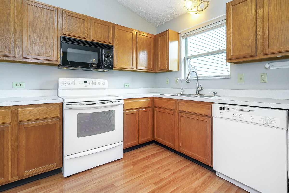 8126 Mandalay Rd-34