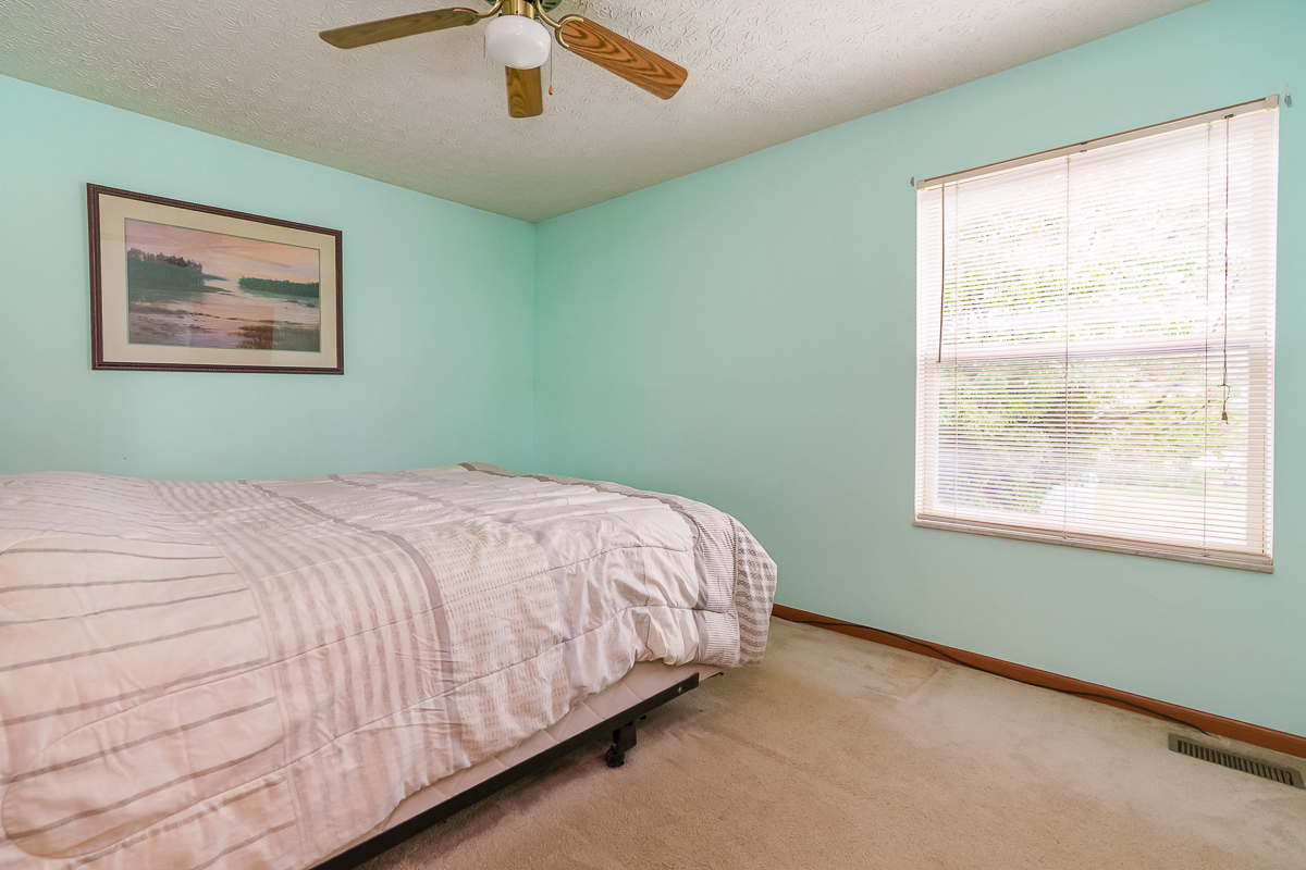 8126 Mandalay Rd-43