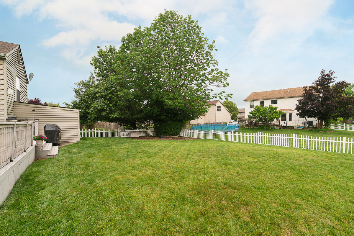 8126 Mandalay Rd-8