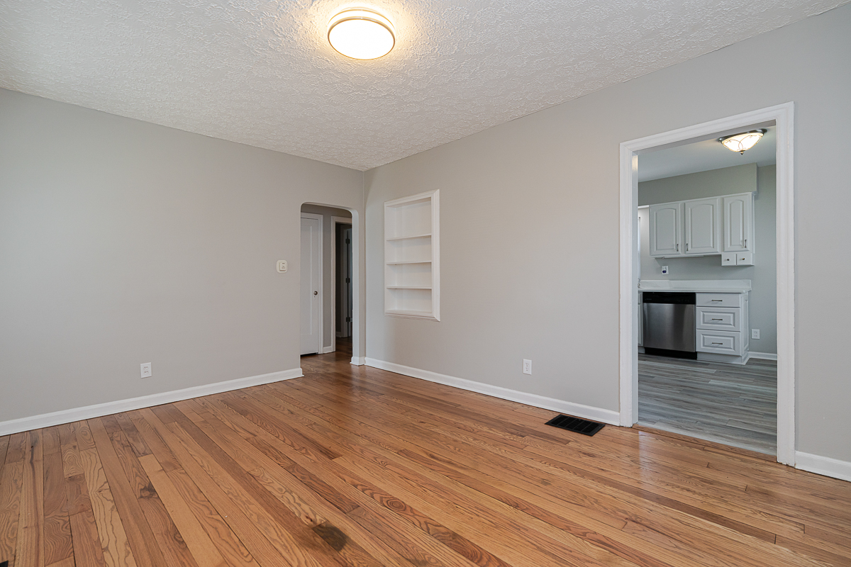 816 E. Melrose Ave -7