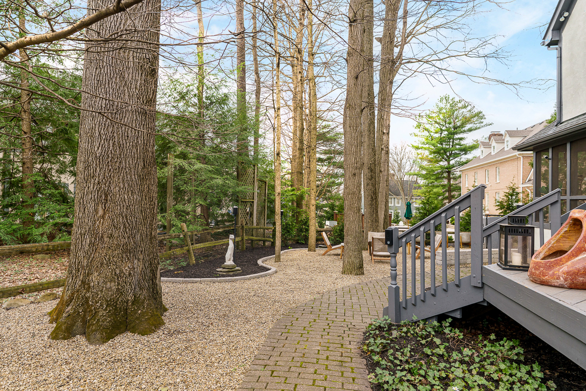 8176 Lake Bluff Ct-14