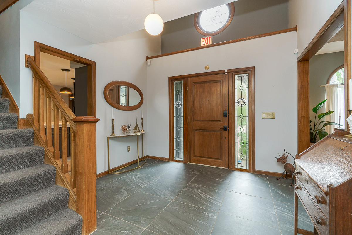 8176 Lake Bluff Ct-19