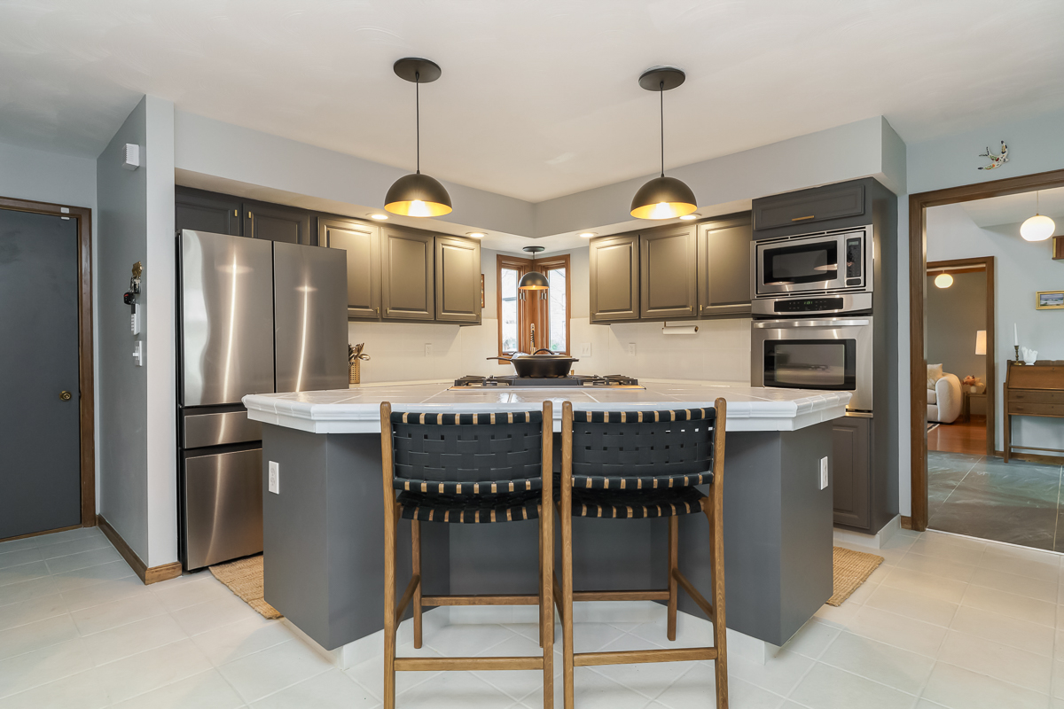 8176 Lake Bluff Ct-30