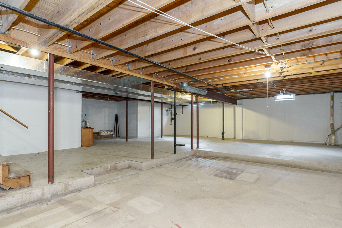 8176 Lake Bluff Ct-60