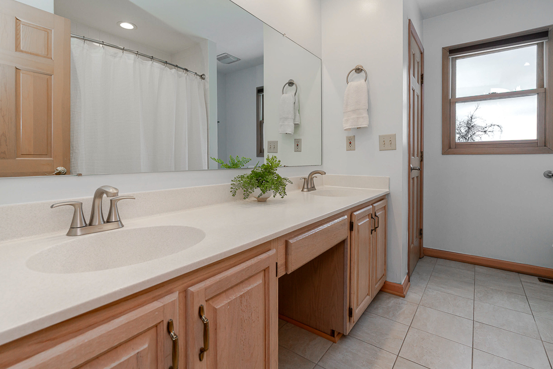 9800 Oxford Circle-44