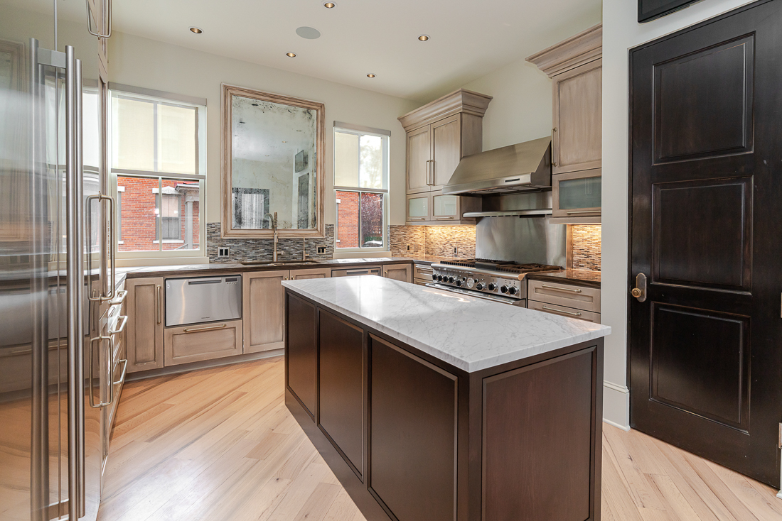 252 E Beck St Kitchen-7