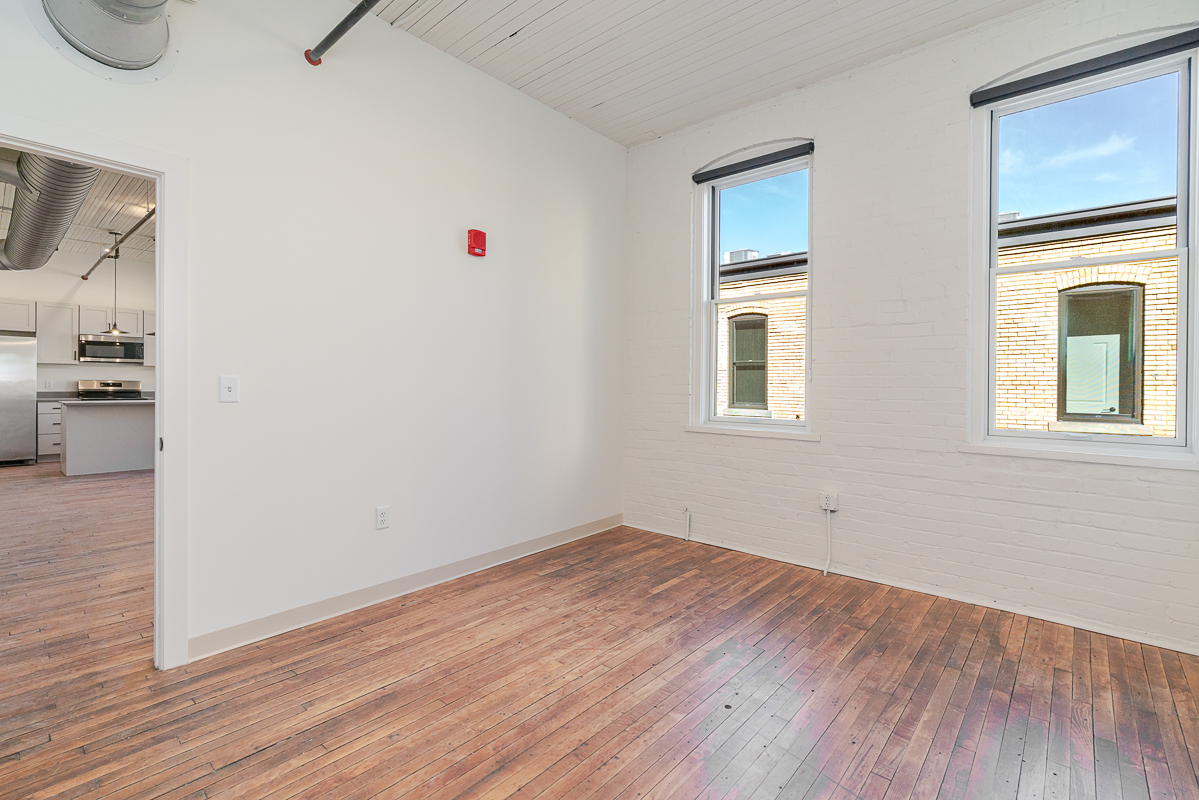 219 N Columbus St-21