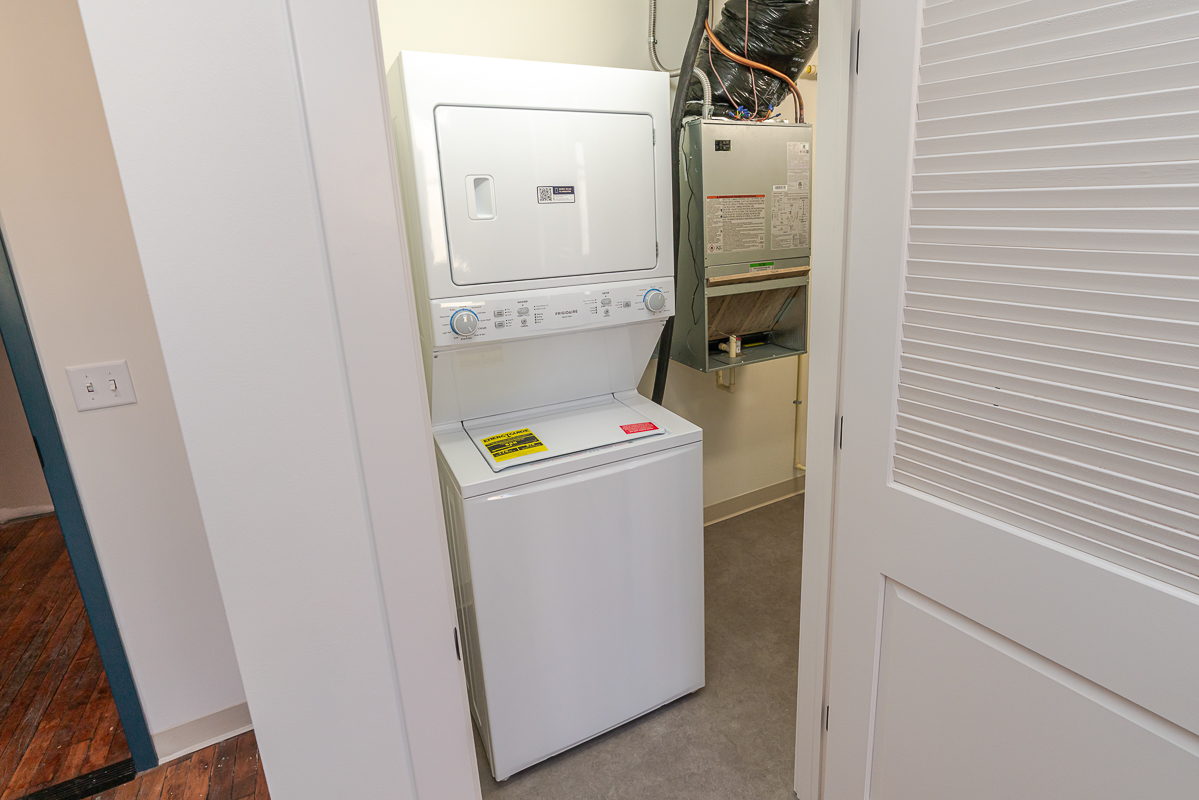 219 N Columbus St-22