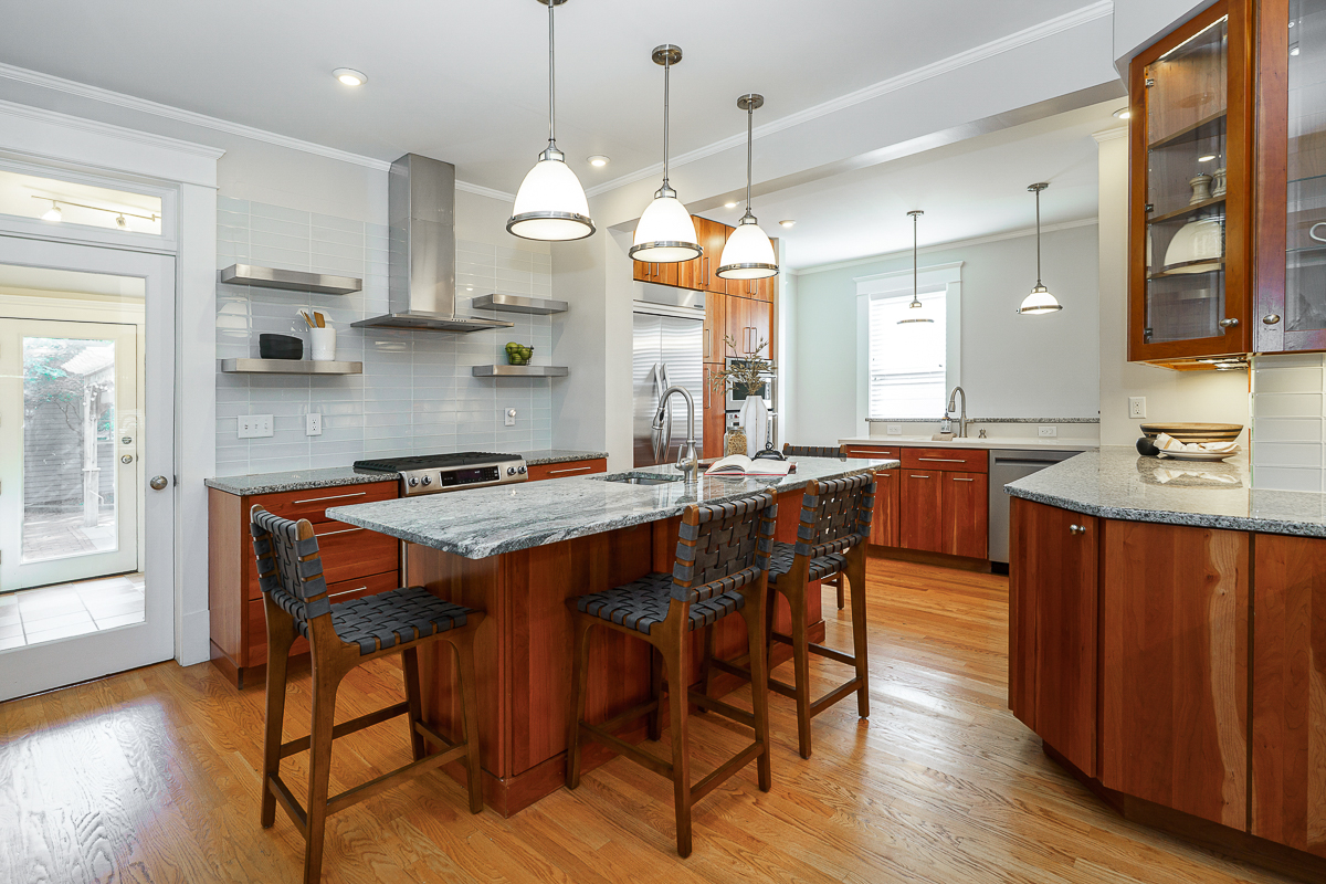 243 e Whittier St------13