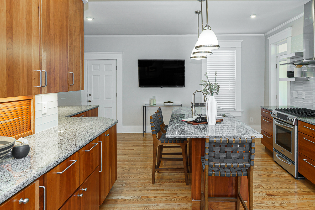 243 e Whittier St------18