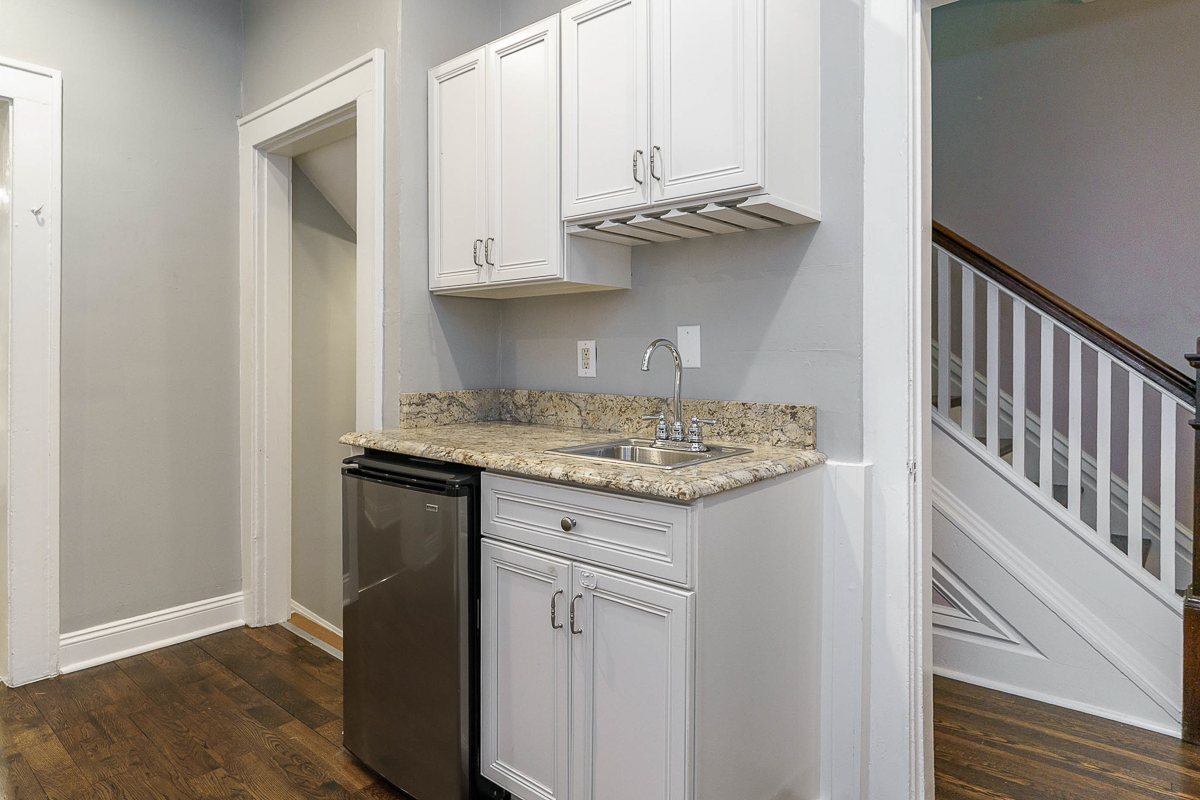 1833 Franklin Avenue-34