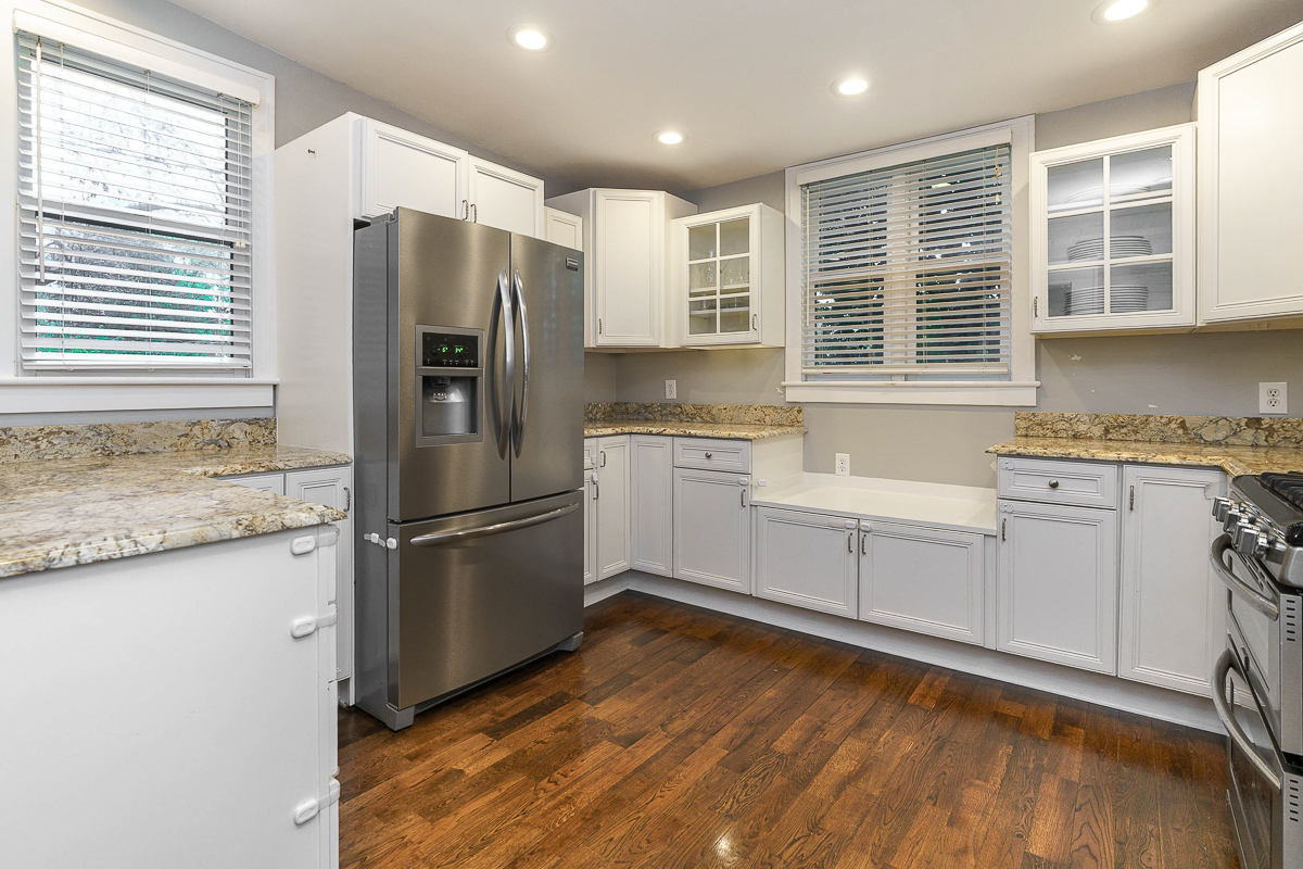 1833 Franklin Avenue-35