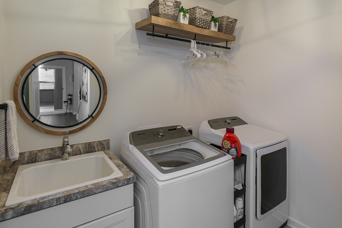 7678 Gateway Blvd-13