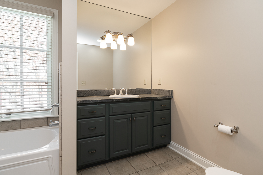 7286 Lambton Green N Interiors-57