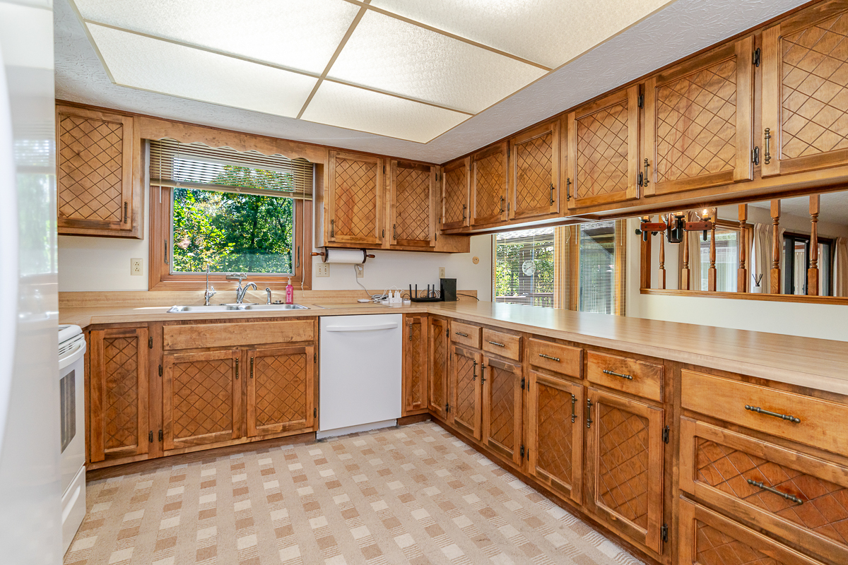 6611 Lake of woods-int-6